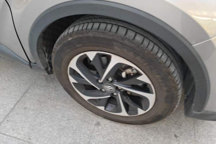 Used Toyota IZOA 2018 2.0L Yichi Version China VI Standard