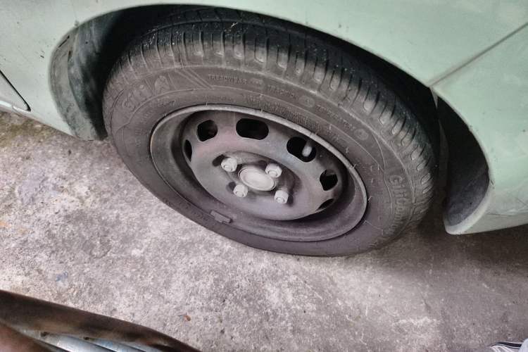 Used Wuling Hongguang MINIEV 2021 Macaron Premium Model – Lithium Iron Phosphate Right Front Wheel Hub