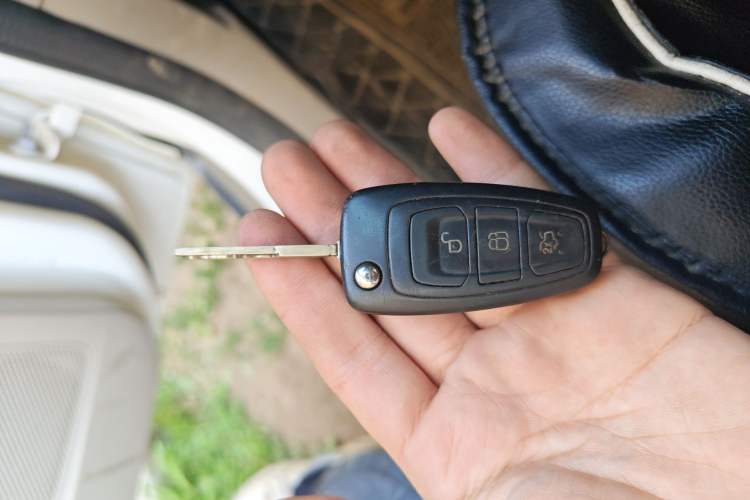 Used Ford Focus 2017 Sedan 1.6L Automatic Comfort Plus SmartDrive Edition Vehicle Key