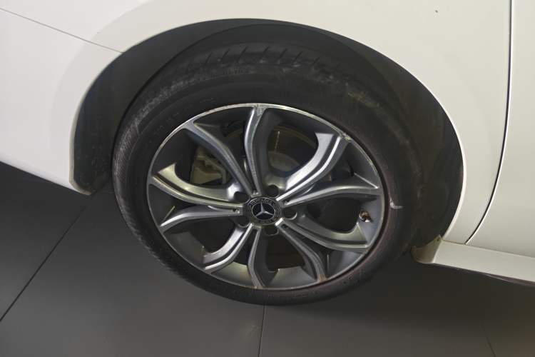 Used Mercedes-Benz E-Class 2020 Restyled E 300 L Sporty and Stylish Edition
