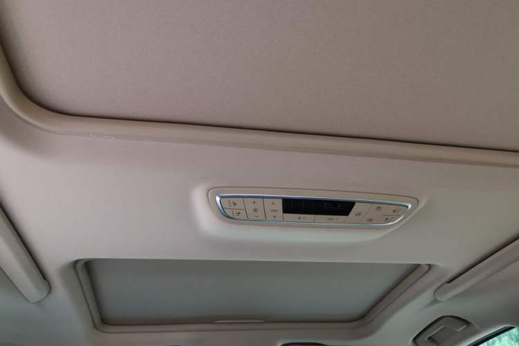 Used Buick GL8 2020 ES Land Cruiser 653T Flagship Model Headliner