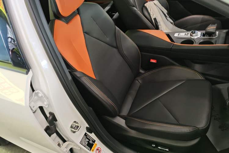 Used Changan UNI-V iDD 2023 ZhiDian iDD 1.5T 113km Smart & Fun Version
