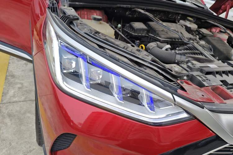 Used BYD Song PLUS New Energy 2021 DM-i 110KM Flagship PLUS Right Front Headlight