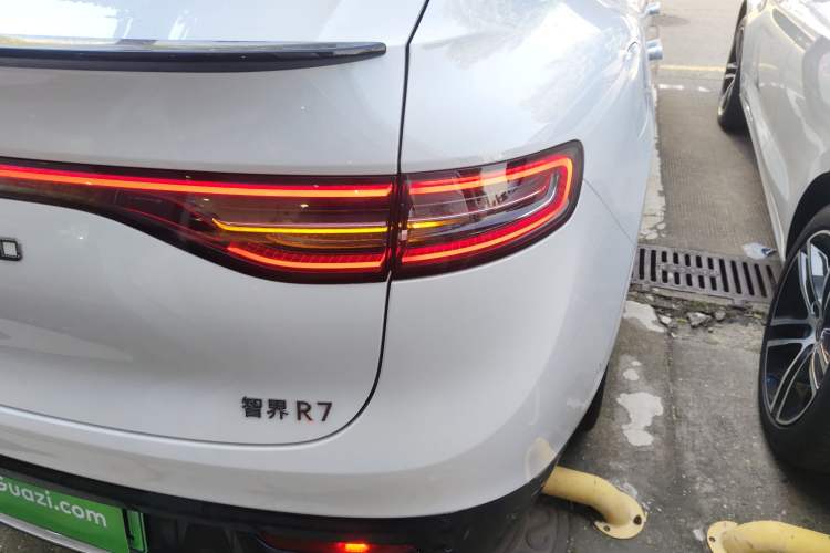 Used Hima Luxeed R7 2025 Extended-Range 251km Pro Right Rear Taillight