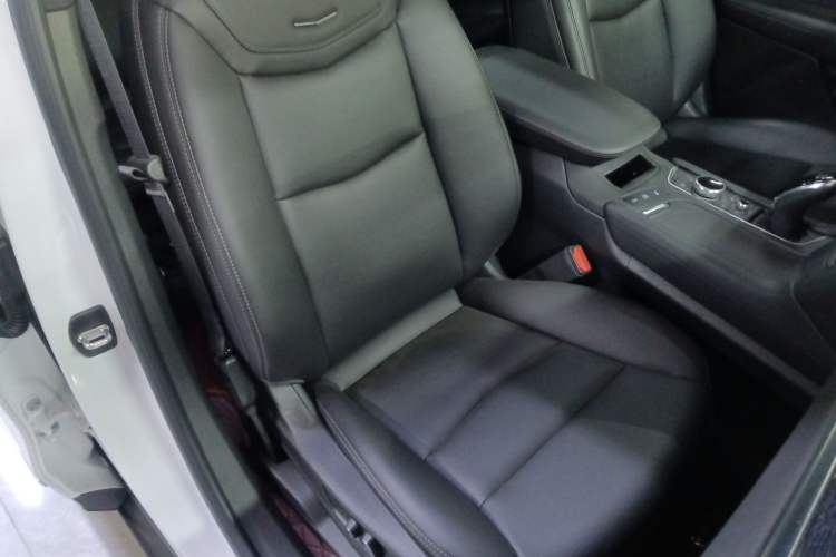 Used Cadillac XT5 2023 2.0T Two-Wheel-Drive Fashion Edition