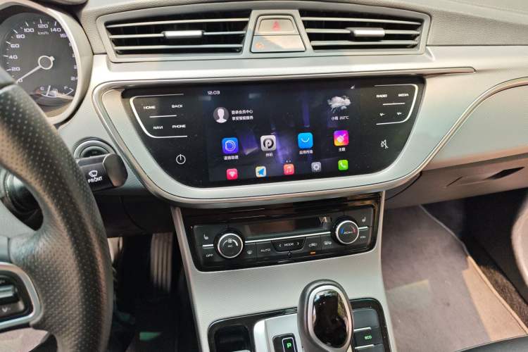 Used Geely Auto Emgrand GL 2018 1.4T DCT Prestige Smart Connectivity Version Audio And AC Panel