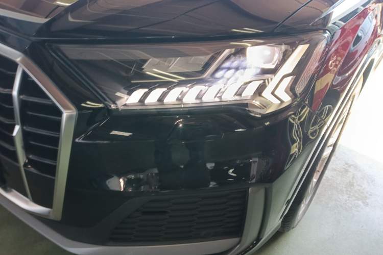 Used Audi Q7 2023 45 TFSI quattro S line Sport model Left Front Headlight