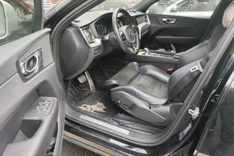 Used Volvo XC60 New Energy 2019 T8 E-Drive Hybrid Intelligent Luxury Sport Edition China V Standard Driver Seat