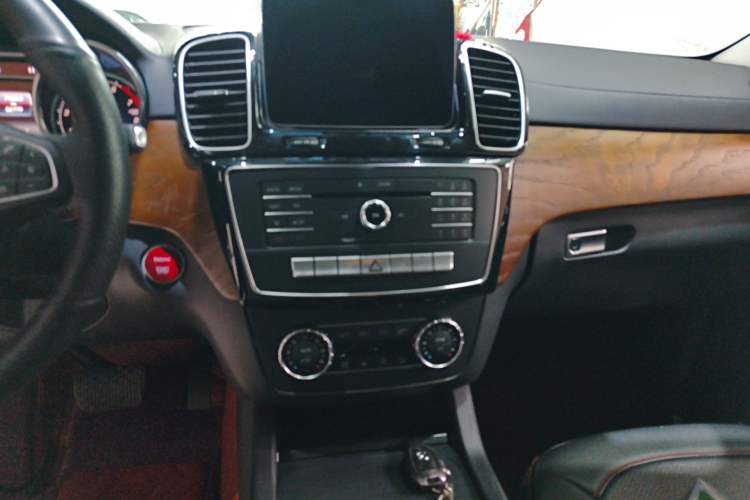 Used Mercedes-Benz GLE Coupe 2018 GLE 400 4MATIC Coupe SUV Audio And AC Panel