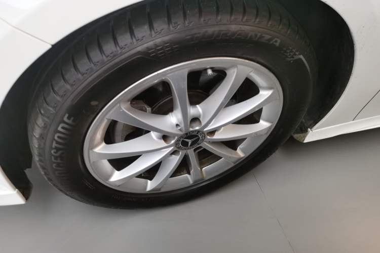 Used Mercedes-Benz A-Class 2020 Restyled A 200 L Sport Sedan Dynamic Version Left Front Wheel Hub