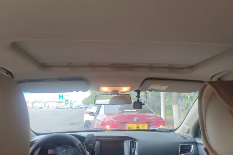 Used Roewe 360 2015 1.5L Automatic Luxury Edition
