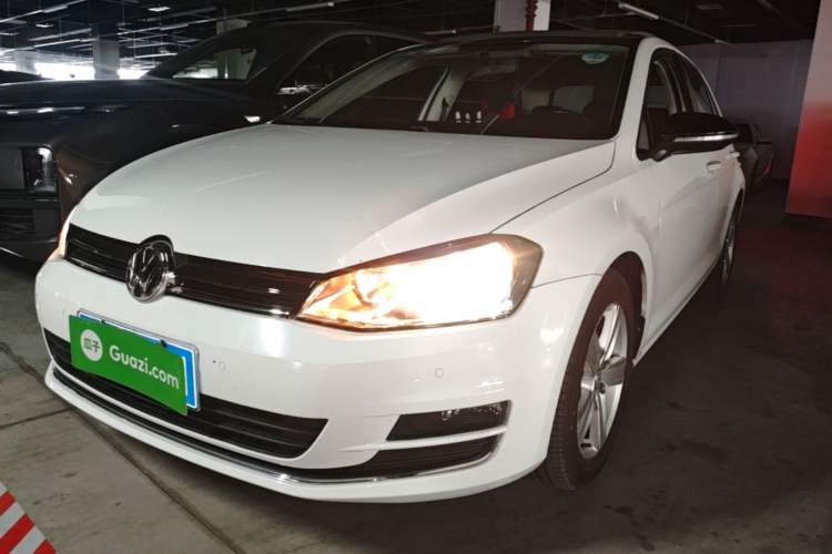Used Volkswagen Golf 2017 230TSI Automatic Comfort Edition – Celebrating Milestone of One Million Units Guazi used car, China used car export, Used car for sale, Used  cars, Cheapest cars for sale