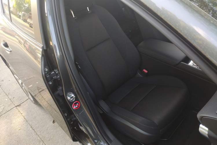 Used Mazda 3 Axela 2021 2.0L Automatic ZhiXuan Edition Right Front Seat