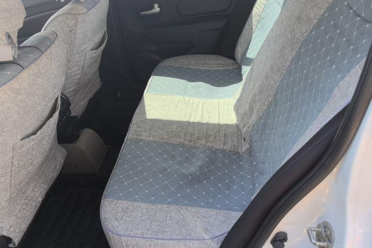 Used Venucia R50 2015 1.6L Manual Fashion Edition