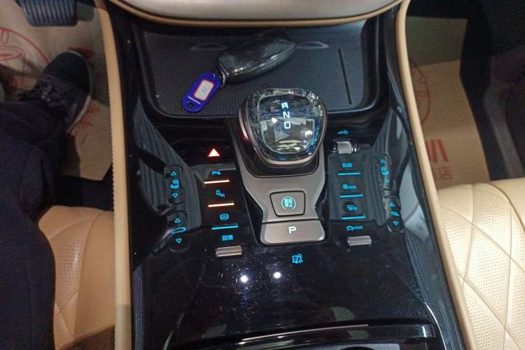 Used Denza D9 2022 EV 620 Prestige Model
