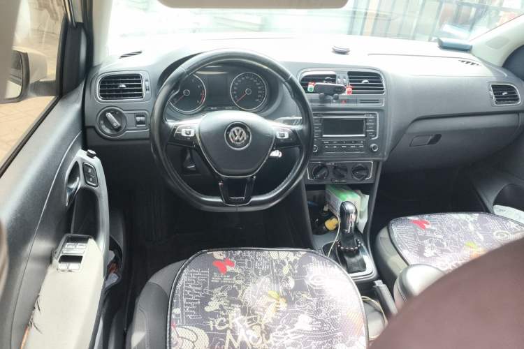 Used Volkswagen Polo 2016 1.6L Automatic Comfort Model Steering Wheel