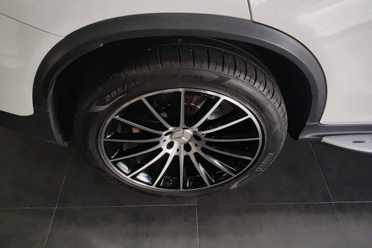 Used Mercedes-Benz GLC Coupe AMG 2017 AMG GLC 43 4MATIC Coupe SUV Right Rear Wheel Hub