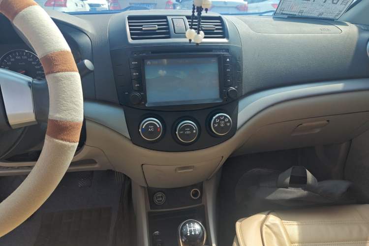 Used CHANGAN Alsvin V5 2012 1.5L Manual Dream Edition Audio And AC Panel