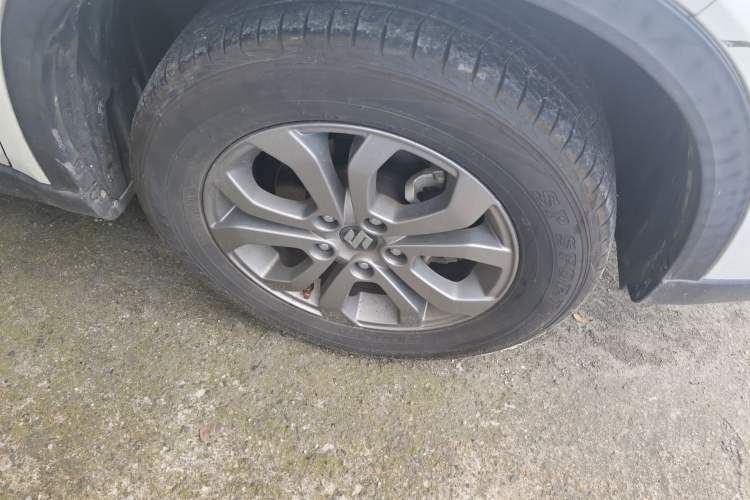 Used Suzuki Vitara 2016 1.6L Manual Two-Wheel Drive Entry-Level Trim Right Front Wheel Hub