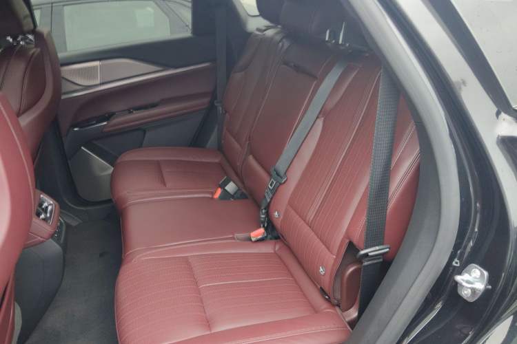 Used Cadillac XT5 2025 2.0T Platinum Edition
