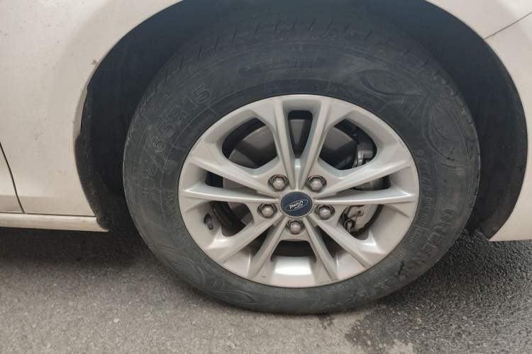 Used Ford Escort 2021 1.5L Automatic Gold Edition Right Front Wheel Hub