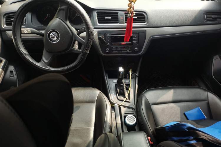 Used Volkswagen Lavida 2018 Classic 1.5L Automatic Fashion Edition China VI Standard
