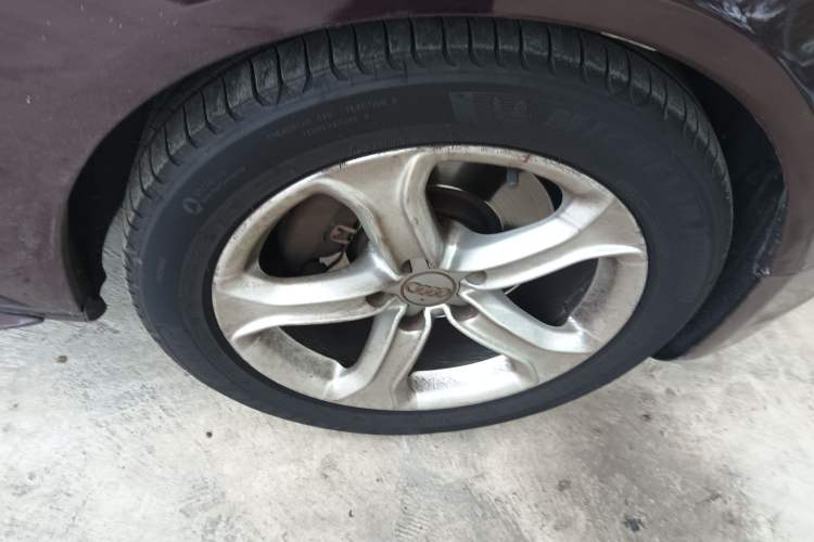 Used Audi A5 2014 Sportback 45 TFSI Right Front Wheel Hub