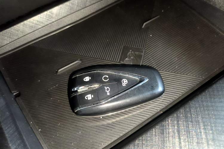Used CHANGAN UNI-V 2022 1.5T Smart Navigation Version
