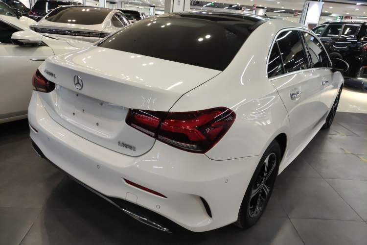 Used Mercedes-Benz A-Class 2022 Revised Version A 200 L Sport Sedan Fashionable Style Rear Right 45 Deg