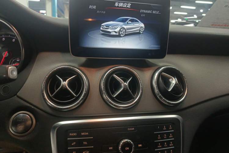 Used Mercedes-Benz CLA 2018 CLA 200 Style Edition Audio And AC Panel
