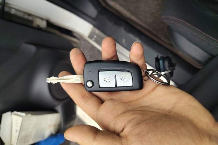 Used Nissan Qashqai 2016 2.0L CVT Elite Edition Vehicle Key