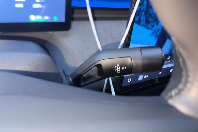 Used Lynk & Co Z20 2025 530 km Range Rear-Drive Max "Chasing the Sun" Edition
