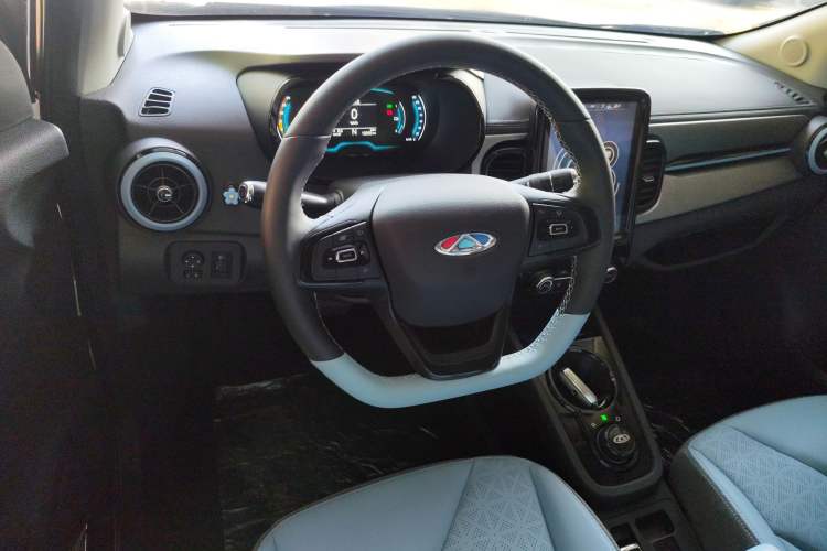 Used Chery New Energy Little Ant 2022 Revised Version Sweet Pink Edition Half-Sugar Version Lithium Iron Phosphate 30.7 kWh 30 kW 301 km Steering Wheel