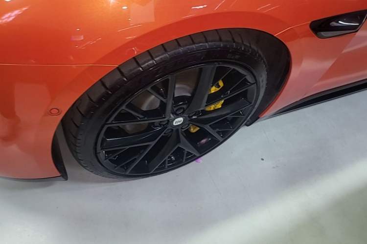 Used Xiaomi Auto SU7 2024 Four-Wheel Drive Ultra-Long Range Advanced Intelligent Driving Max Edition