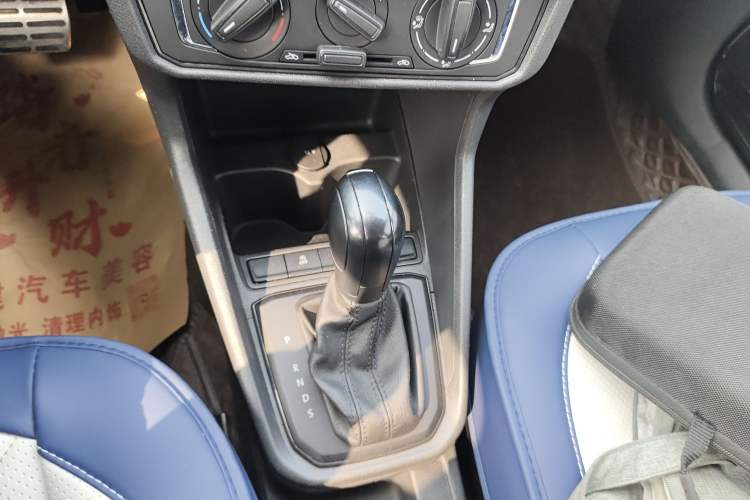 Used Volkswagen Santana 2019 1.5L Automatic Fashion Edition China VI Gear Lever