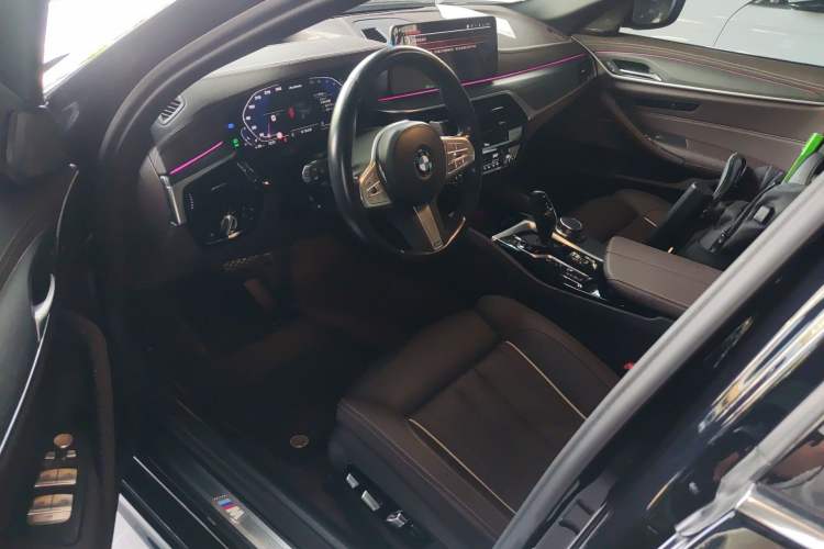 Used BMW 5 Series 2023 530Li Luxury Edition M Sport Package
