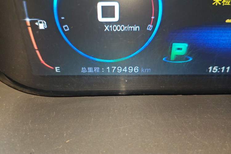 Used BYD Tang New Energy 2015 2.0T Four-Wheel-Drive Flagship Model Odometer Close Up