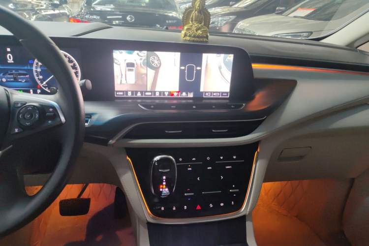 Used Buick GL8 2022 ES Landtrek 653T Comfort Edition Audio And AC Panel