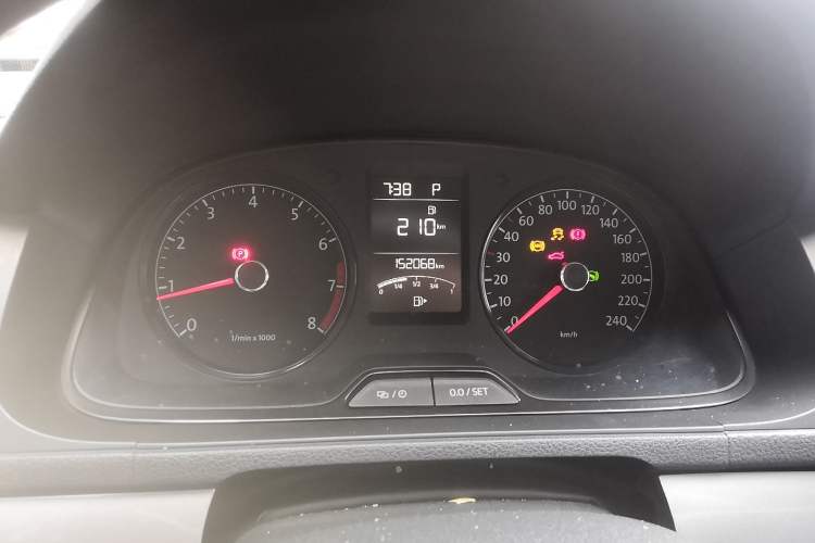 Used Volkswagen Lavida 2013 Revised Classic 1.6L Automatic Fashion Edition
