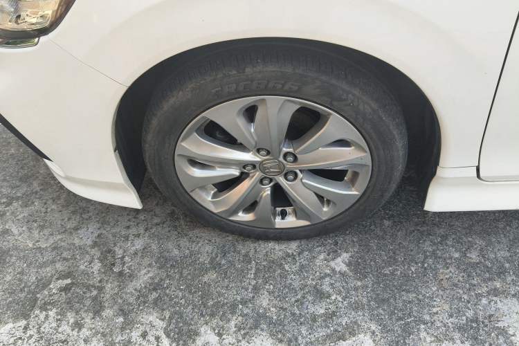 Used Honda Jade 2020 1.8L automatic Comfort version Left Front Wheel Hub