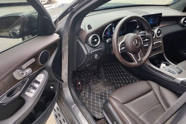 Used Mercedes-Benz GLC 2020 Facelift GLC 300 L 4MATIC Dynamic Edition Driver Seat