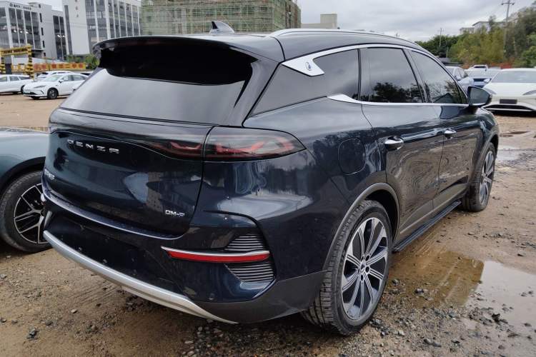 Used Denza N8 2023 Four-Wheel Drive Ultra-Hybrid Flagship Seven-Seater Version
