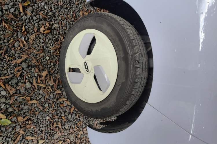 Used Chery QQ Ice Cream 2022 120km Conical Shape Lithium Iron Phosphate
