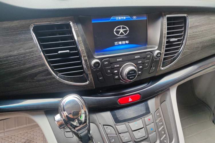 Used JAC Group Refine M5 2013 2.0T Gasoline Automatic Business Edition Audio And AC Panel