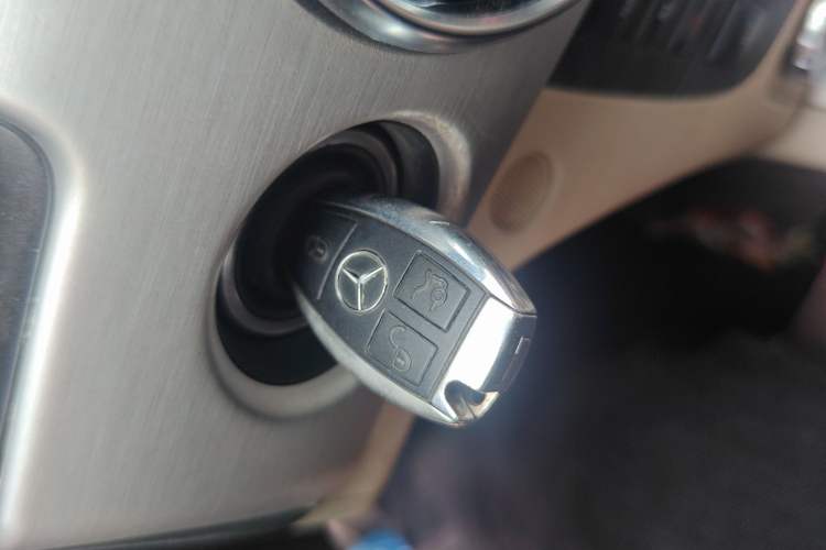 Used Mercedes-Benz GLK-Class 2013 GLK 300 4MATIC Fashion Model