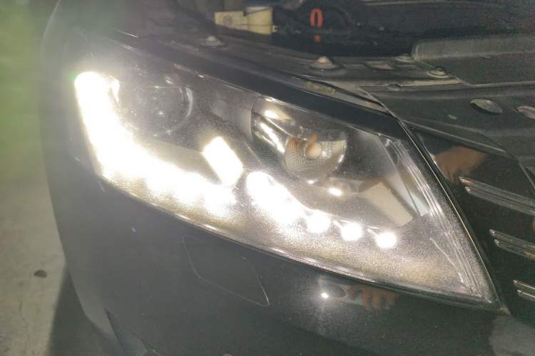 Used Volkswagen Passat 2013 1.8TSI DSG Prestige Edition Right Front Headlight