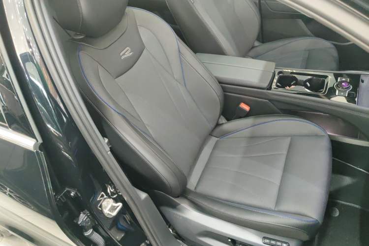 Used Volkswagen Tiguan L 2025 PRO 380TSI Two-Wheel-Drive R-Line Smart Edition