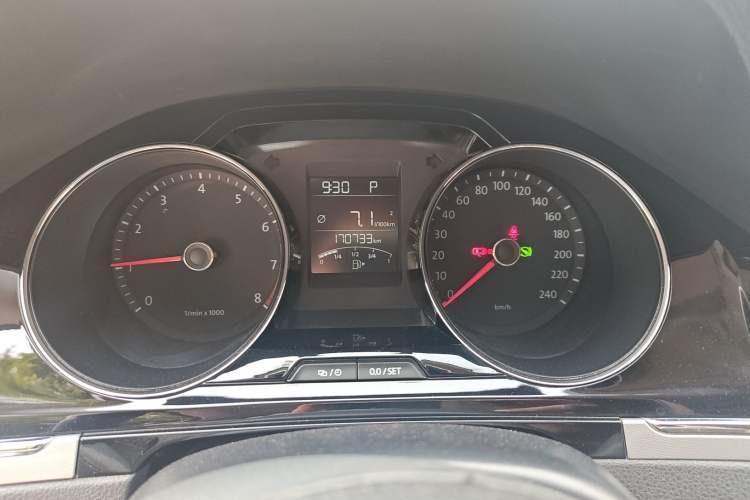 Used Volkswagen Bora 2014 1.6L Automatic Comfort Model Instrument Cluster