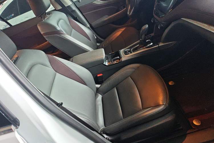 Used Chevrolet Malibu 2018 530T Automatic Fashion Edition Right Front Seat