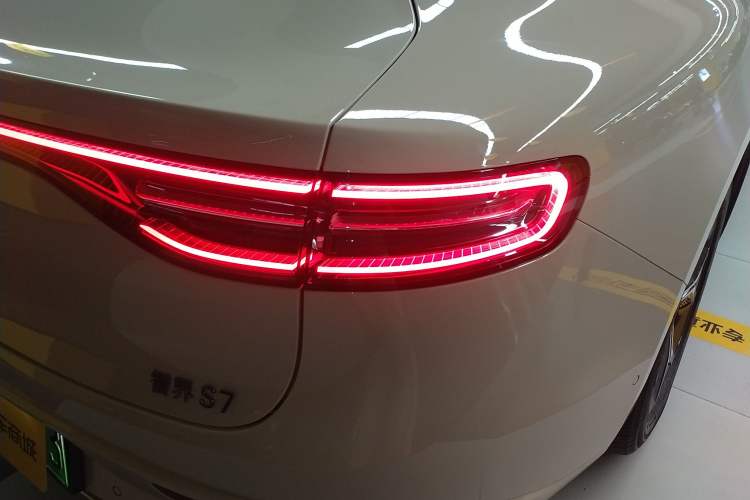 Used Hima Luxeed S7 2025 705 km Max
